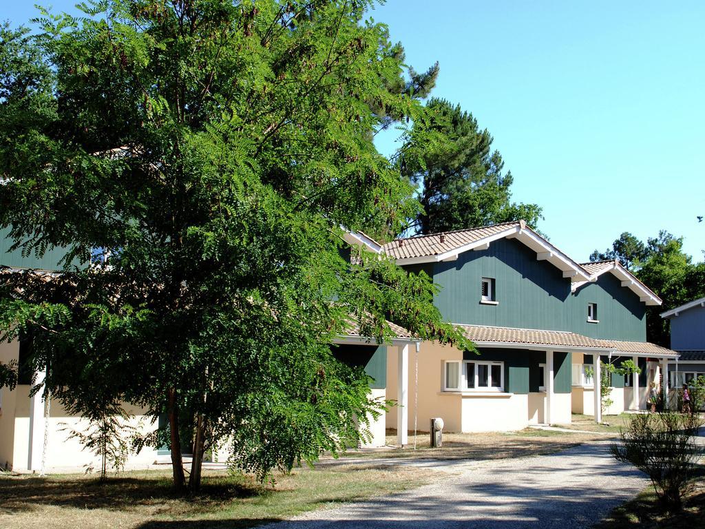 Residence Nemea Les Rives De Saint Brice Ares Exterior photo