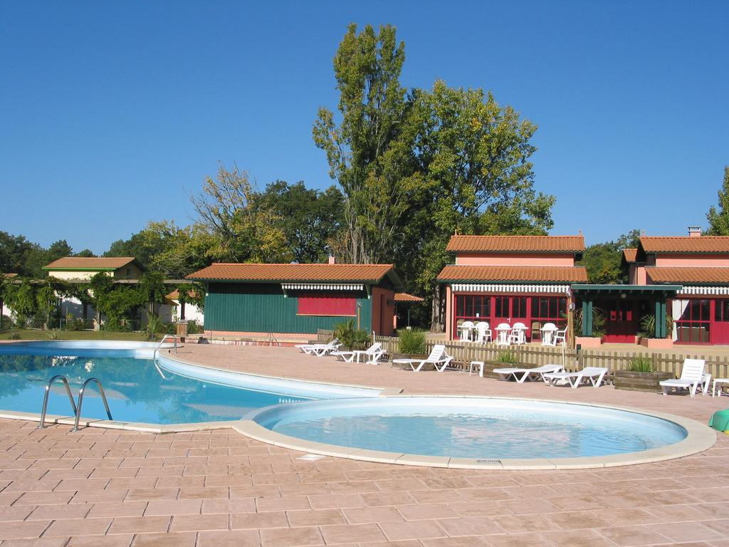 Residence Nemea Les Rives De Saint Brice Ares Exterior photo