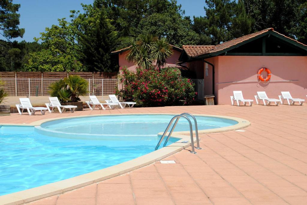 Residence Nemea Les Rives De Saint Brice Ares Exterior photo