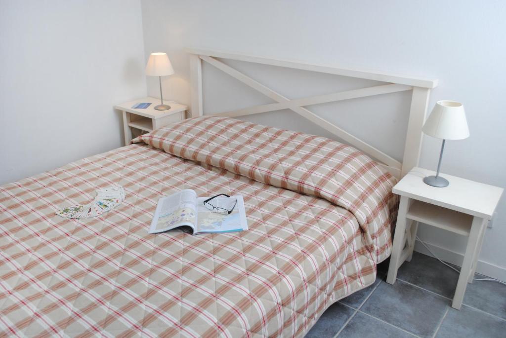 Residence Nemea Les Rives De Saint Brice Ares Exterior photo