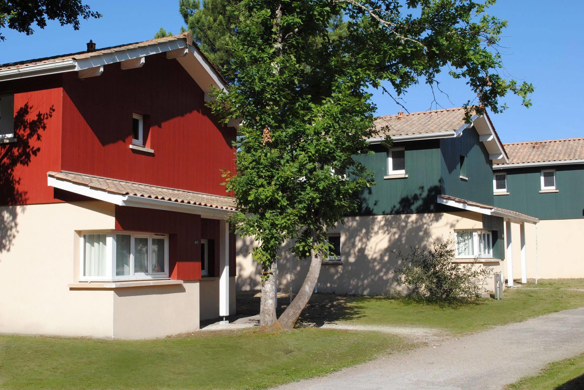 Residence Nemea Les Rives De Saint Brice Ares Exterior photo