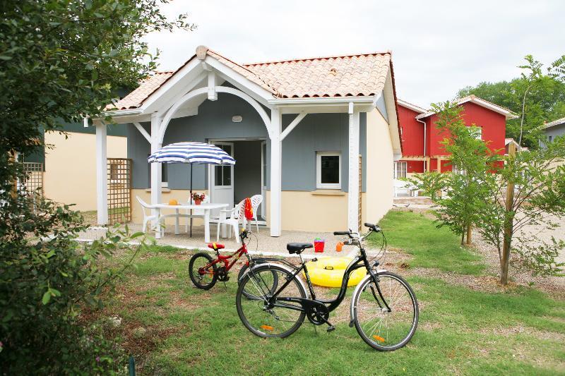Residence Nemea Les Rives De Saint Brice Ares Exterior photo